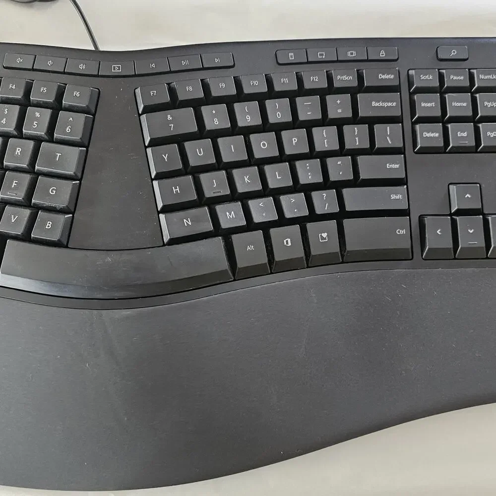 Microsoft Model 1878 Ergonomic Wired USB Keyboard Black TESTED